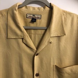 Tommy Bahama short sleeve button front XL
